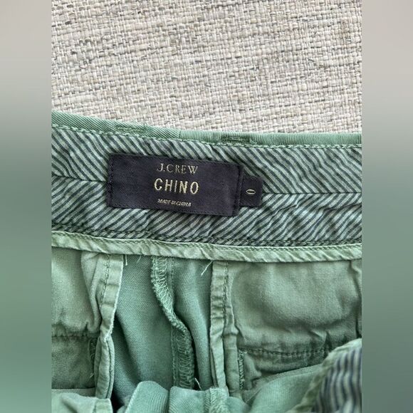 J. Crew Classic 3" Chino Shorts in Green - Picture 7 of 8